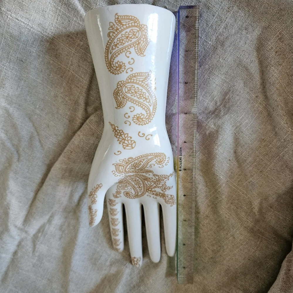 Vintage Inspired Porcelain Hand Mannequin for Jewelry Display - Picture 4 of 5